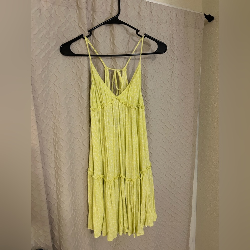 Perfect summer dress. Can even be worn in the fall with a cute cardigan.